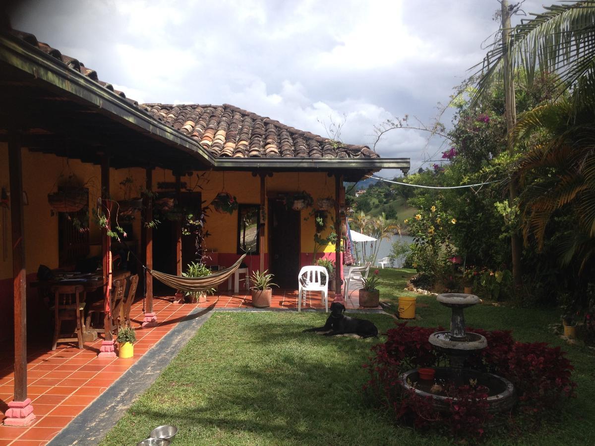 Casa Finca Tipica The Lake Hotel Guatape Exterior photo