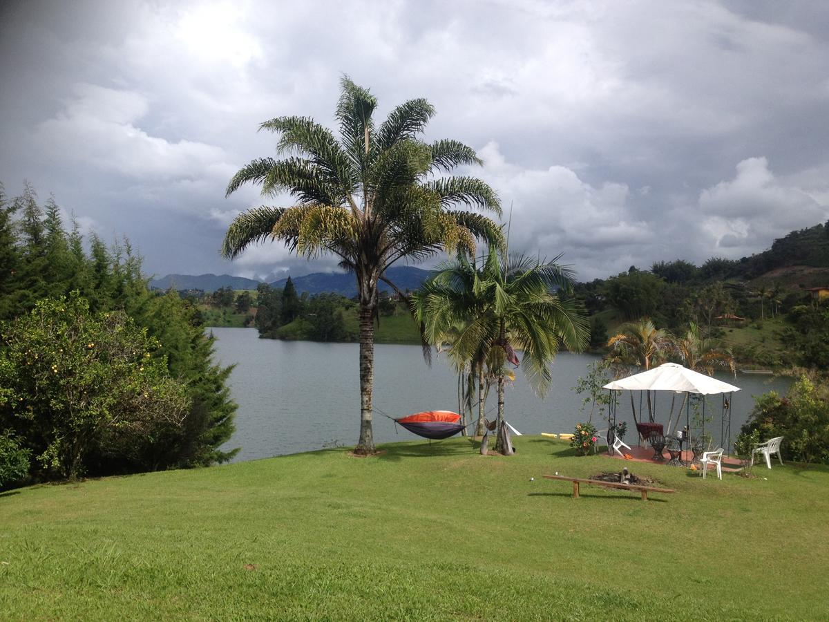 Casa Finca Tipica The Lake Hotel Guatape Exterior photo