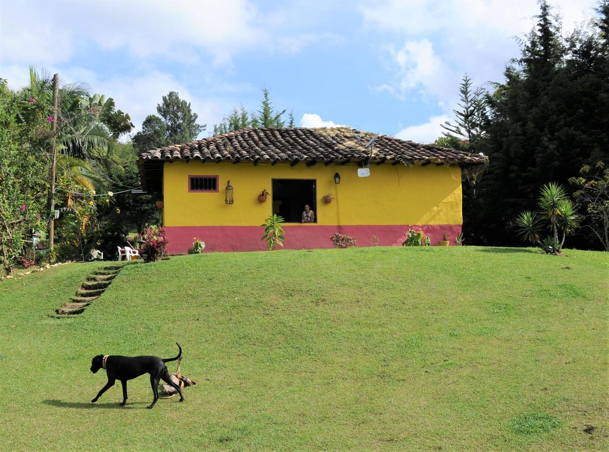 Casa Finca Tipica The Lake Hotel Guatape Exterior photo